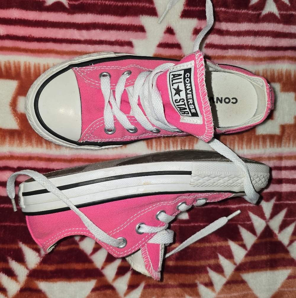 Converse Chuck Taylor All Star Low • Pink • Youth Size 12
